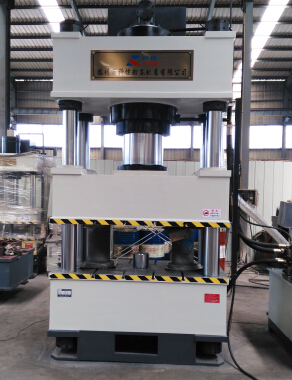 三梁四柱油壓機 三梁四柱油壓機