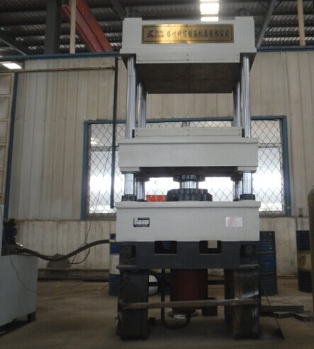 四柱油壓機 四柱油壓機