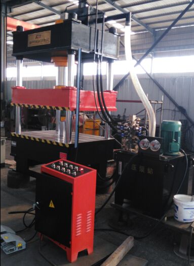 四柱油壓機(jī) 四柱油壓機(jī)